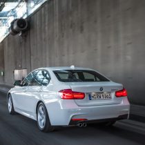 Фотография экоавто BMW 330e iPerformance - фото 11