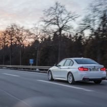 Фотография экоавто BMW 330e iPerformance - фото 24