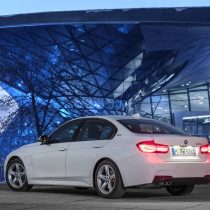 Фотография экоавто BMW 330e iPerformance - фото 33