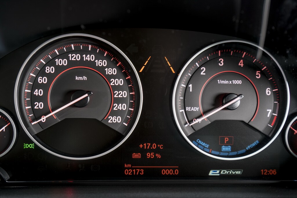 Фотография экоавто BMW 330e iPerformance - фото 70
