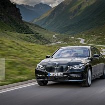 Фотография экоавто BMW 740e xDrive iPerformance - фото 23