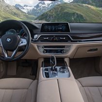 Фотография экоавто BMW 740e xDrive iPerformance - фото 24