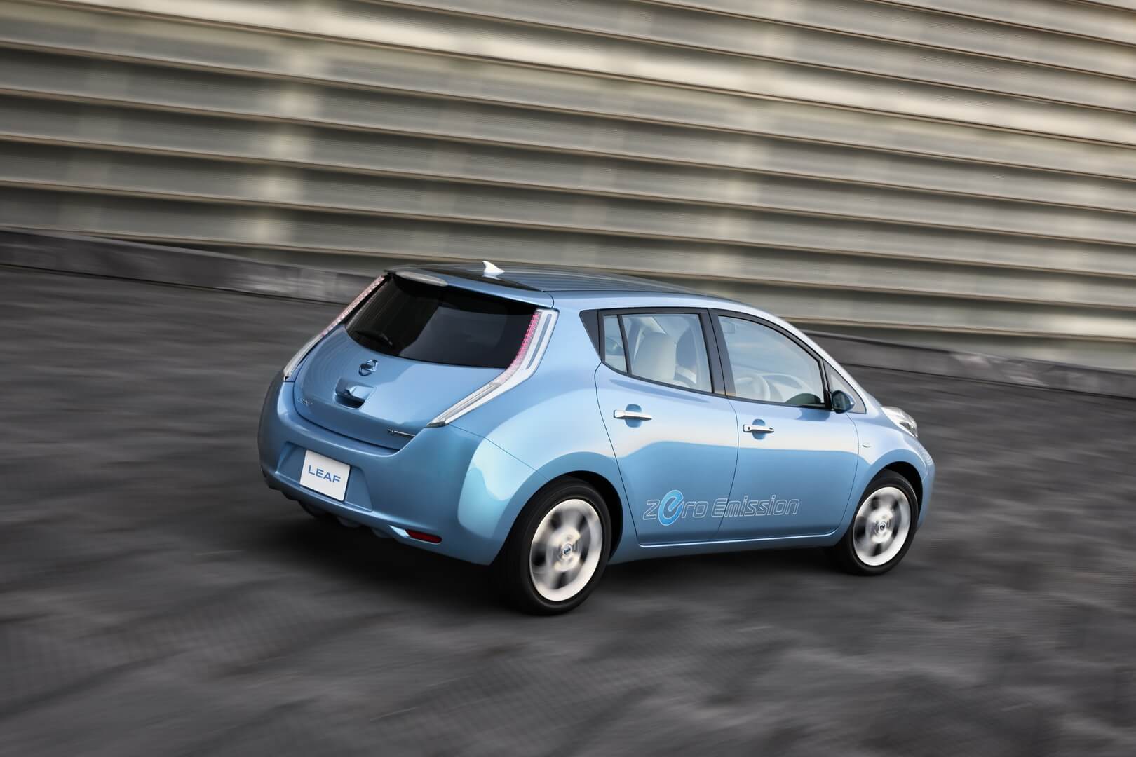 Фотография экоавто Nissan Leaf 2010 (24 кВт•ч) - фото 10