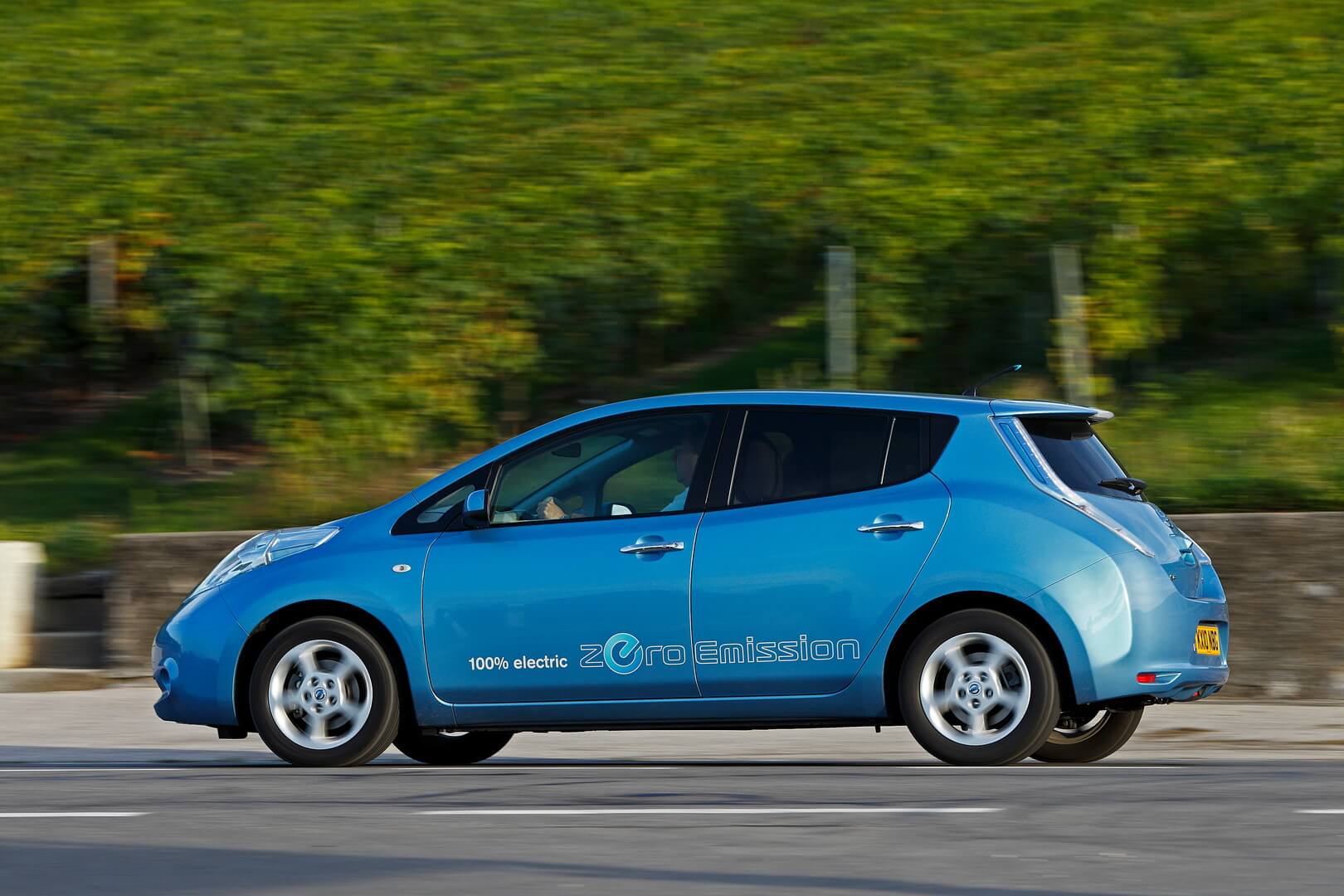 Фотография экоавто Nissan Leaf 2010 (24 кВт•ч) - фото 15
