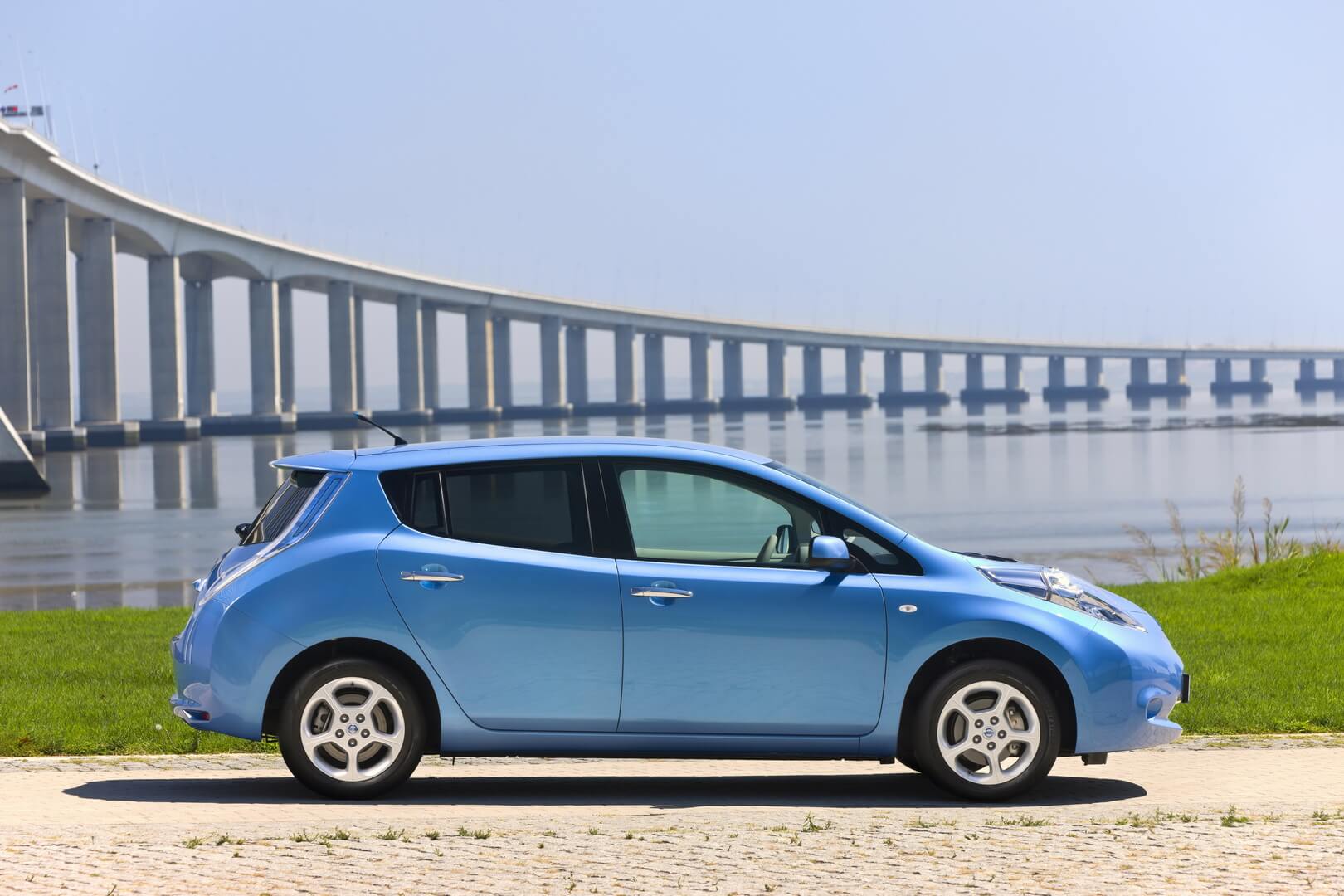 Фотография экоавто Nissan Leaf 2010 (24 кВт•ч) - фото 38