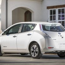 Фотография экоавто Nissan Leaf 2016 (24-30 кВт•ч) - фото 6