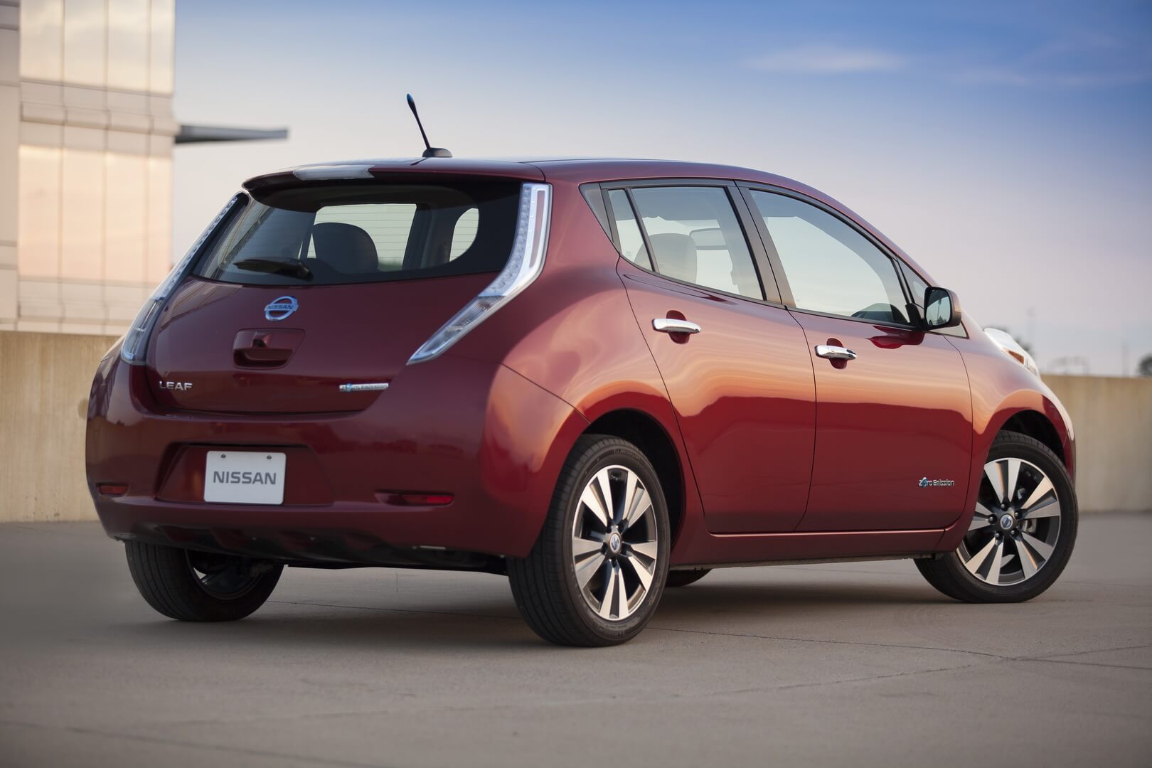 Фотография экоавто Nissan Leaf 2013 (24 кВт•ч) - фото 2
