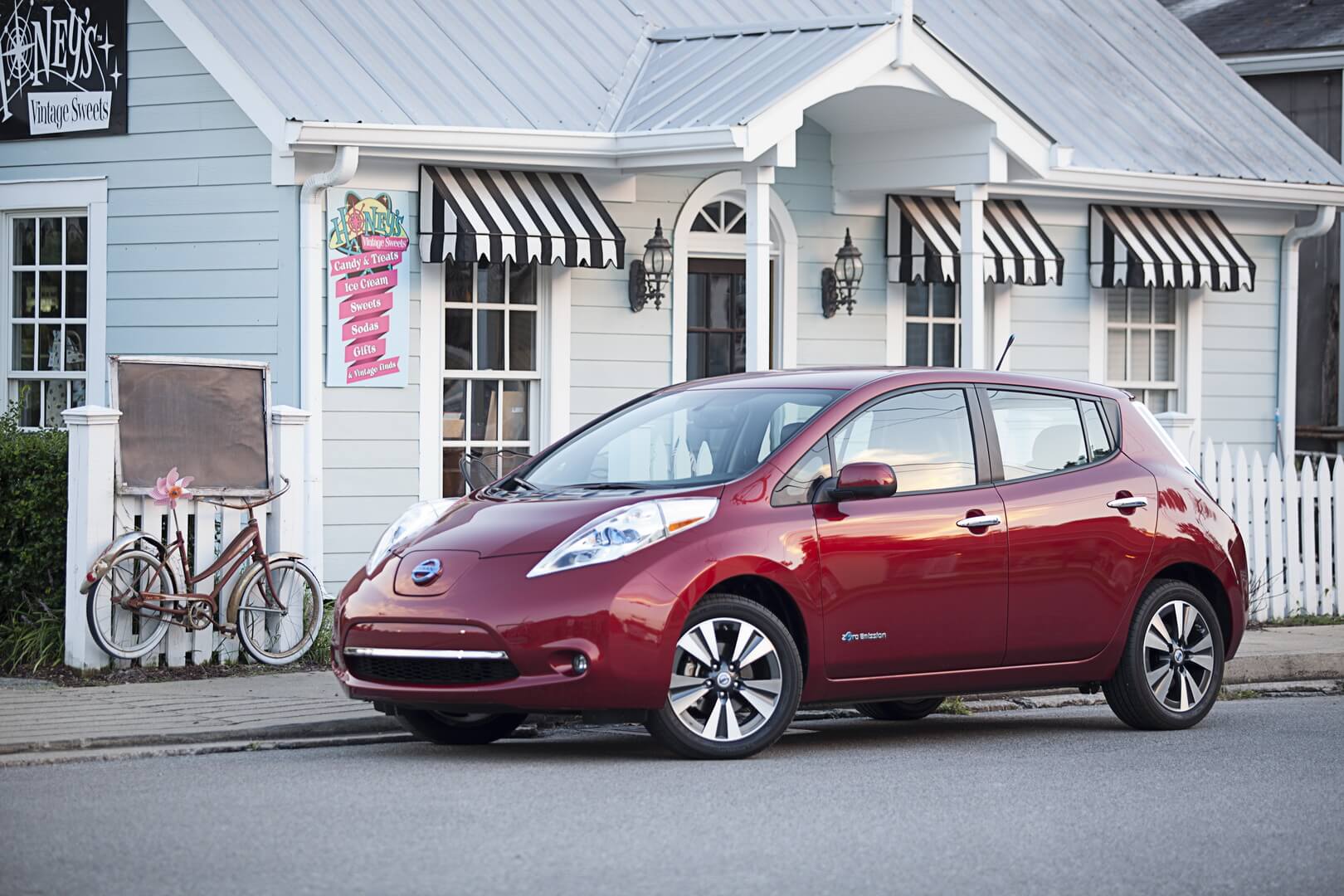Фотография экоавто Nissan Leaf 2013 (24 кВт•ч) - фото 19