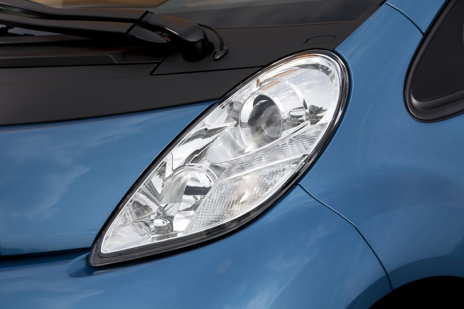 Оптика электромобиля Peugeot iOn
