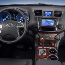 Фотография экоавто Toyota Highlander Hybrid 2011 - фото 26