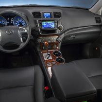 Фотография экоавто Toyota Highlander Hybrid 2011 - фото 29