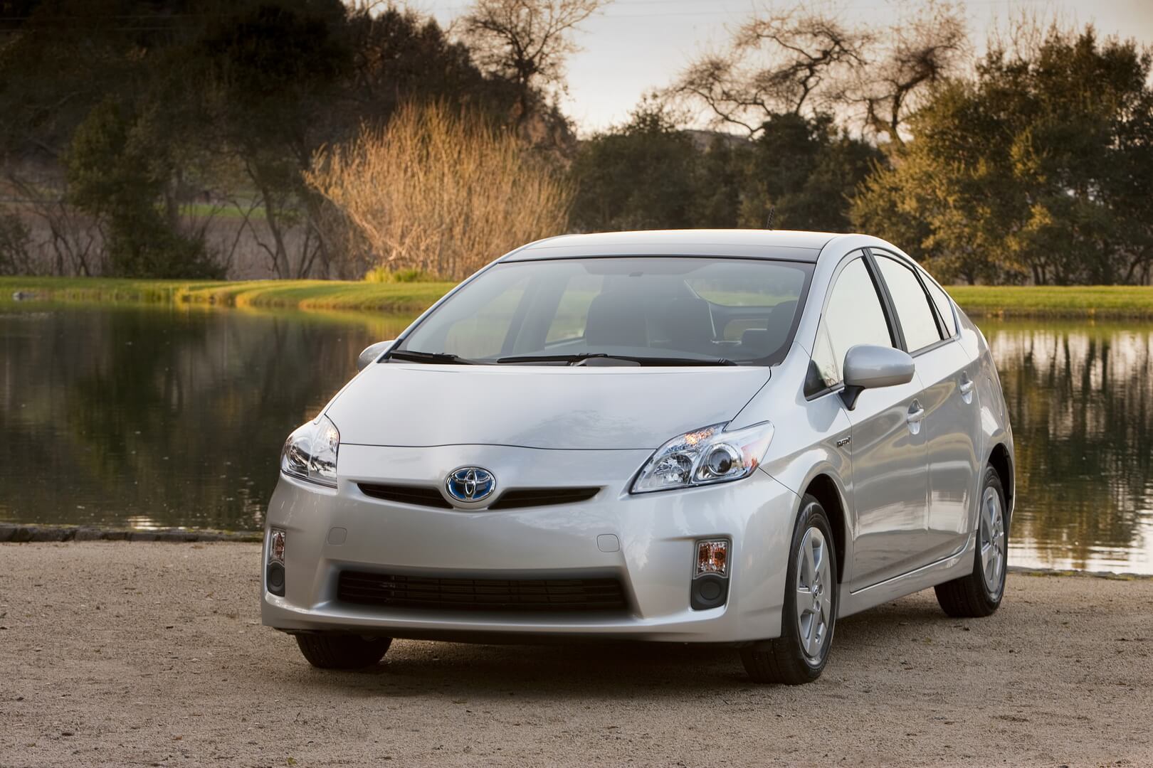 Фотография экоавто Toyota Prius Hybrid 2010 - фото 5