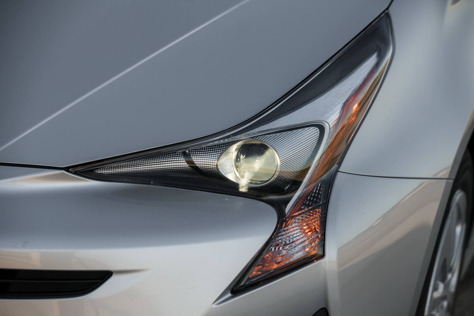 Фотография экоавто Toyota Prius Hybrid 2016 - фото 30