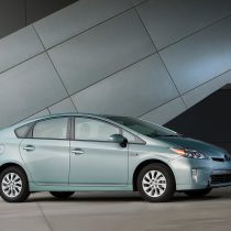 Фотография экоавто Toyota Prius Prime 2012 - фото 9