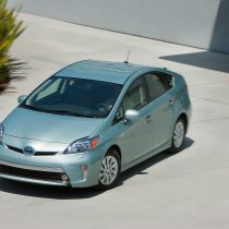 Фотография экоавто Toyota Prius Prime 2012 - фото 18