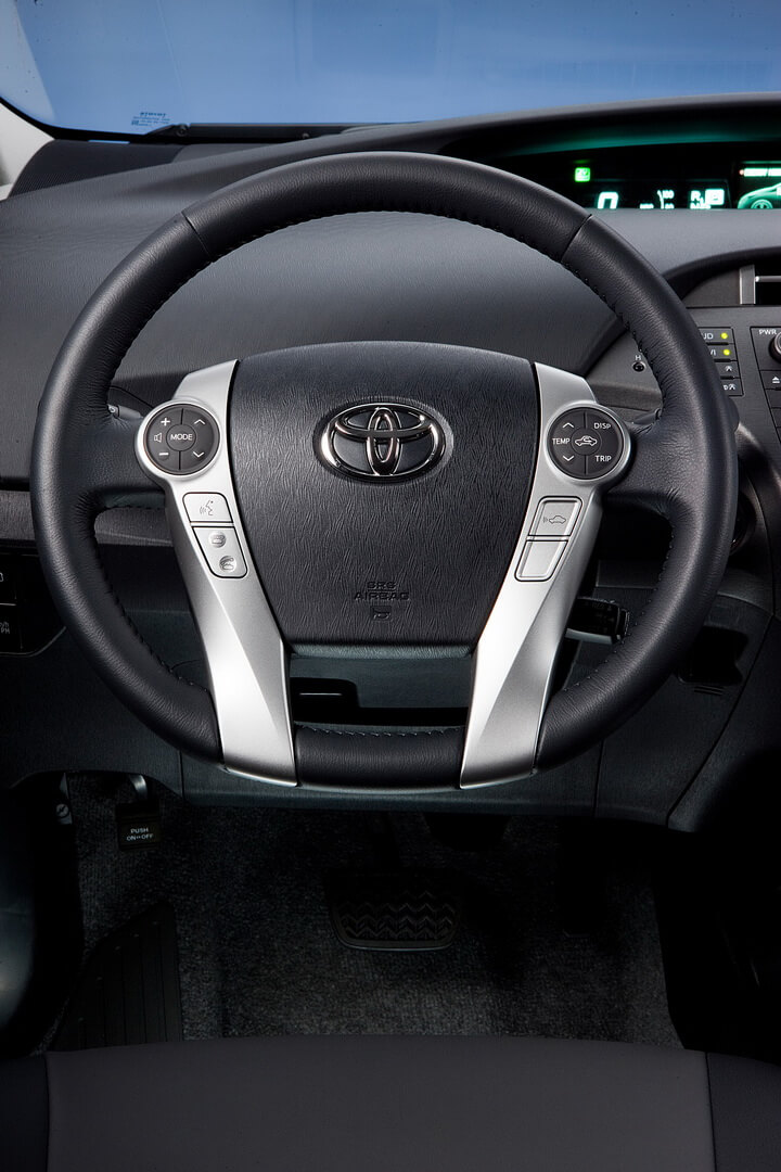 Фотография экоавто Toyota Prius Prime 2012 - фото 23