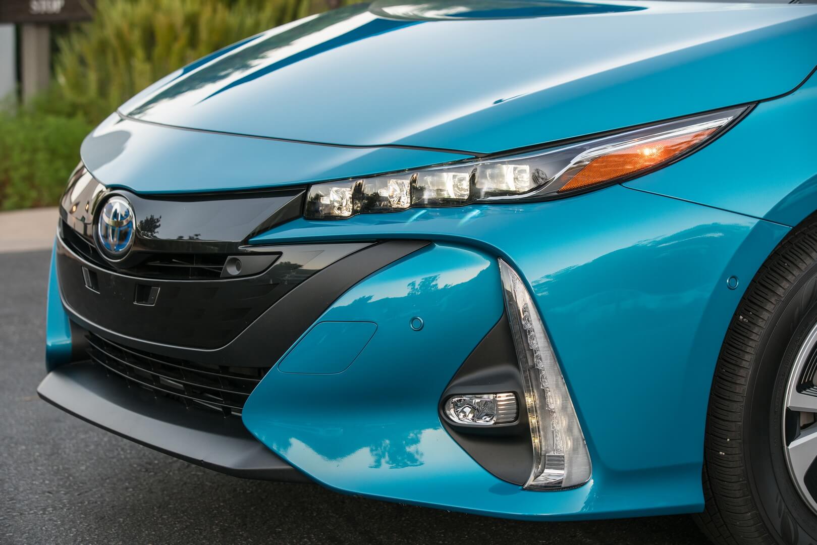 Фотография экоавто Toyota Prius Prime 2017 - фото 17