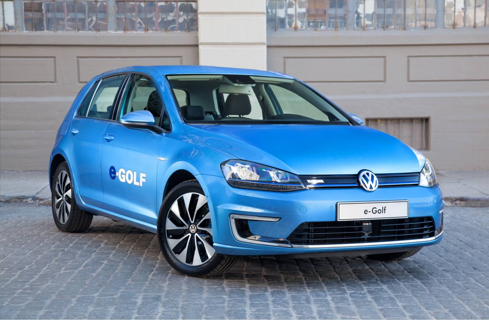 Фотография экоавто Volkswagen e-Golf 2015 - фото 7