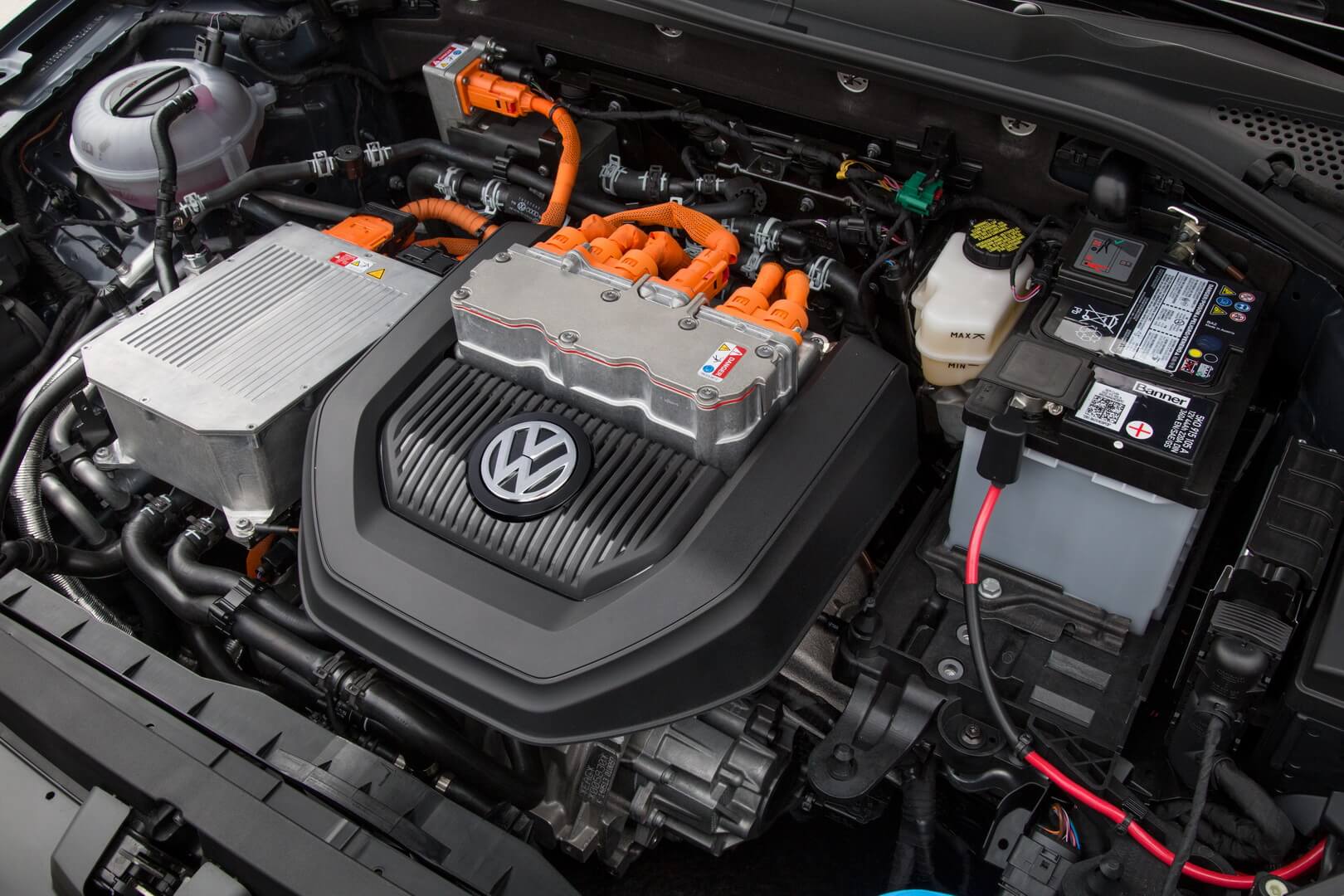 Фотография экоавто Volkswagen e-Golf 2015 - фото 21