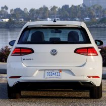 Фотография экоавто Volkswagen e-Golf 2017 - фото 7