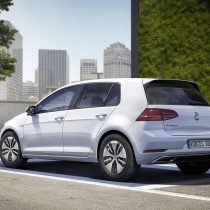 Фотография экоавто Volkswagen e-Golf 2017 - фото 11