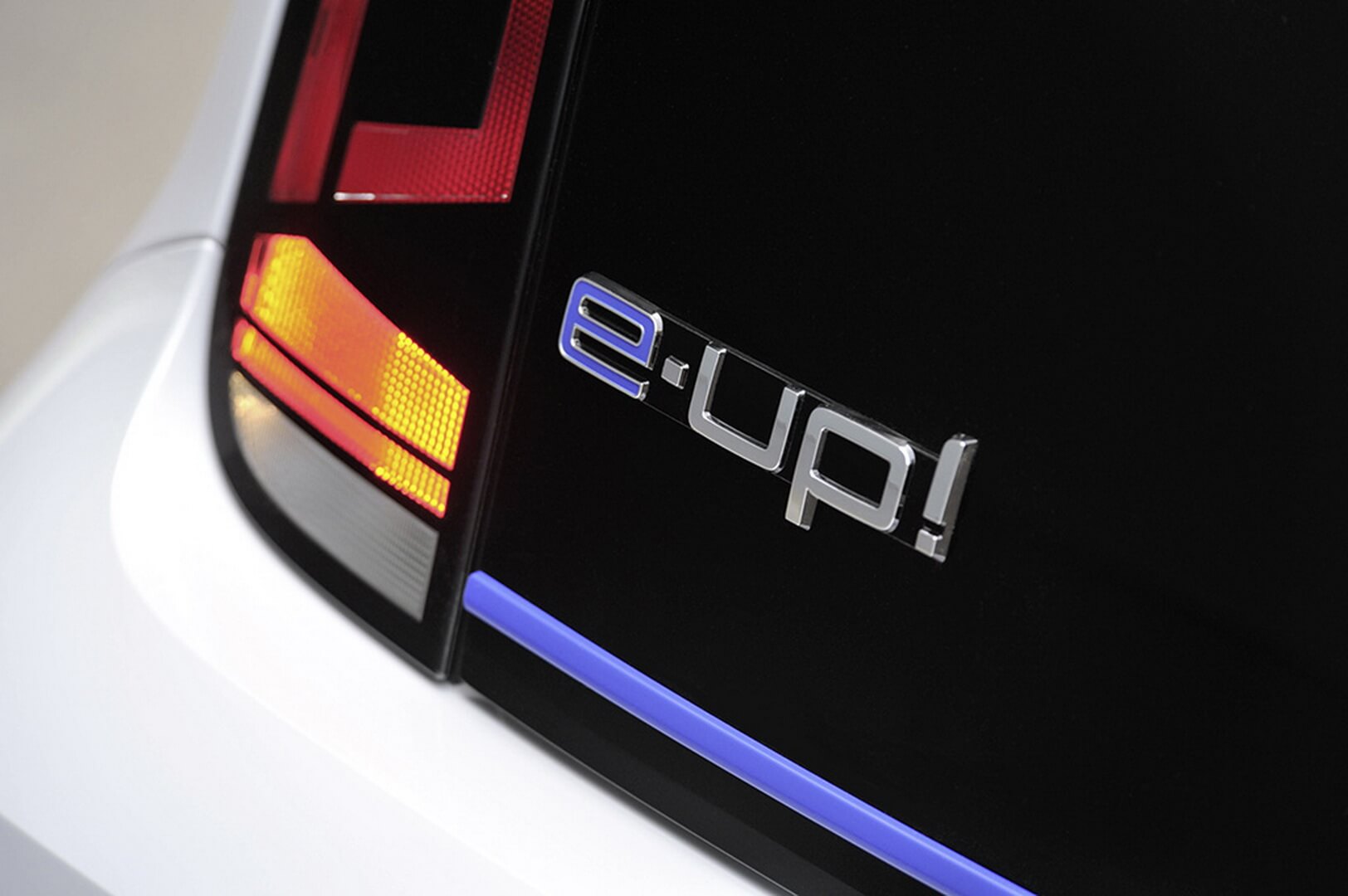 Фотография экоавто Volkswagen e-Up! (32,3 кВт⋅ч) - фото 5