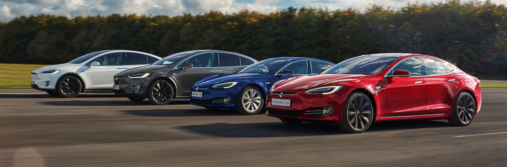 Электромобили Tesla Model X и Model S