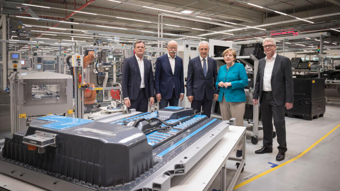 Посещение Ангелой Меркель завода компании Daimler Accumotive в Каменце (Kamenz) по производству аккумуляторов