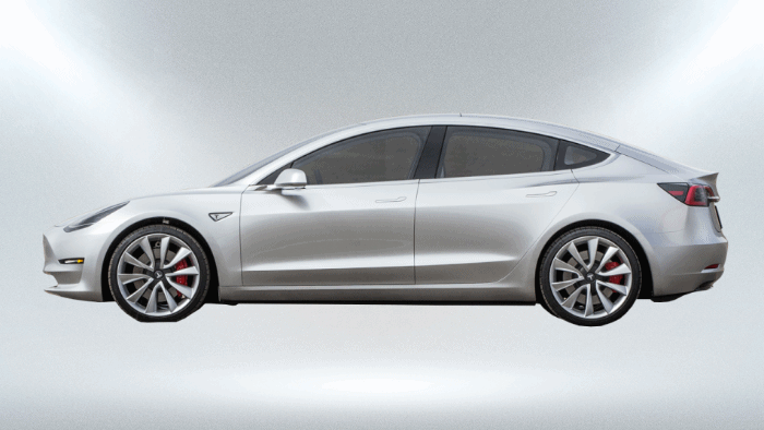 Сравнение прототипа и серийной модели Tesla Model 3