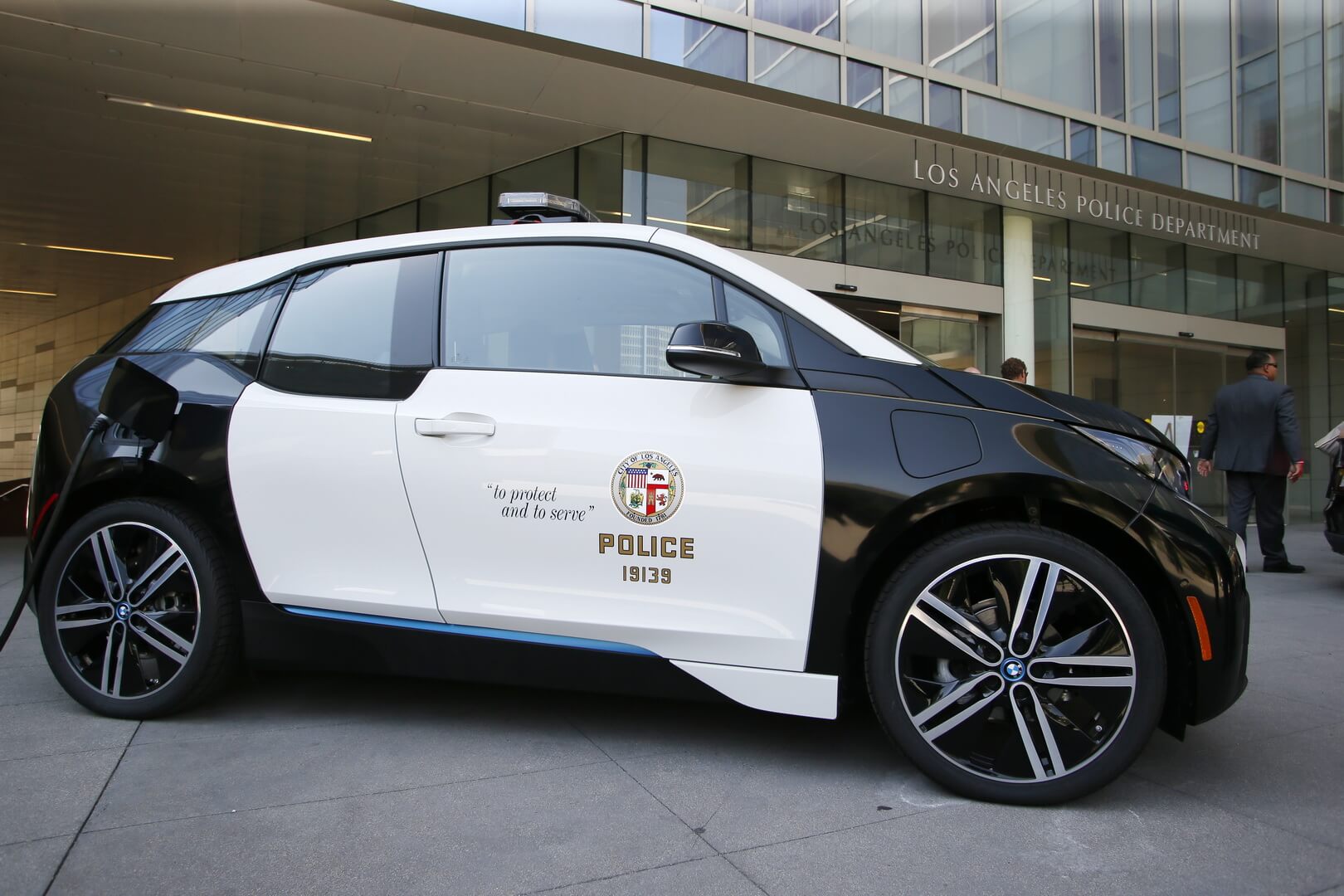 BMW i3 на службе полиции Лос-Анджелеса