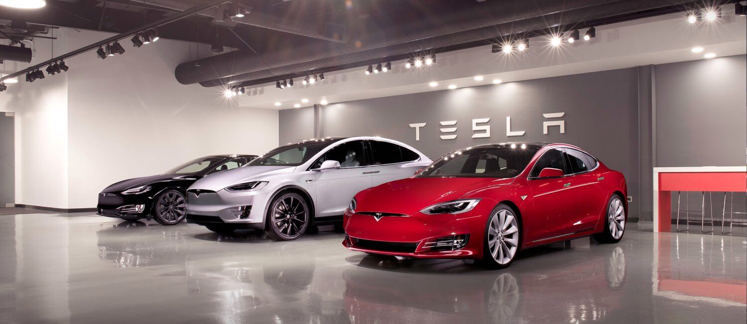 Салон по продаже электромобилей Tesla