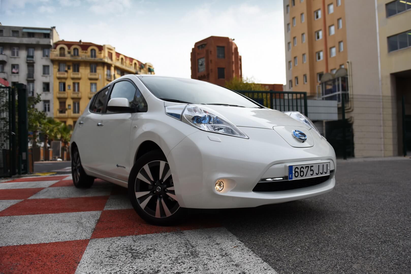 Электромобиль Nissan Leaf — № 7 по продажам за август в мире