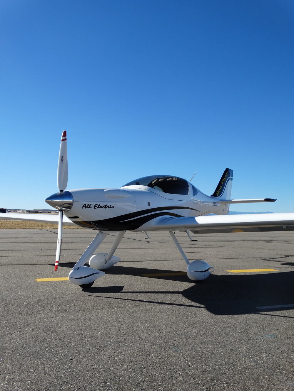 Электросамолёт Sun Flyer для практических тренировок будущих пилотов