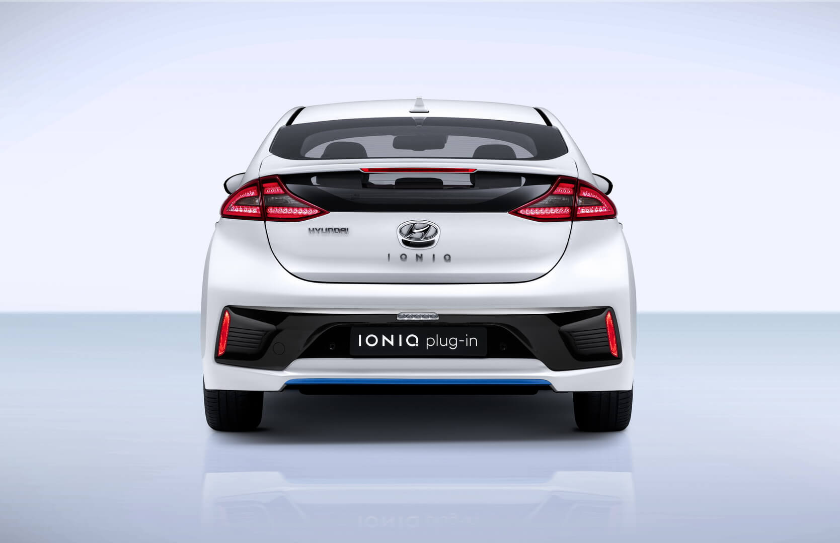 Фотография экоавто Hyundai Ioniq Plug-in Hybrid - фото 11