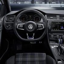 Фотография экоавто Volkswagen Golf GTE - фото 9
