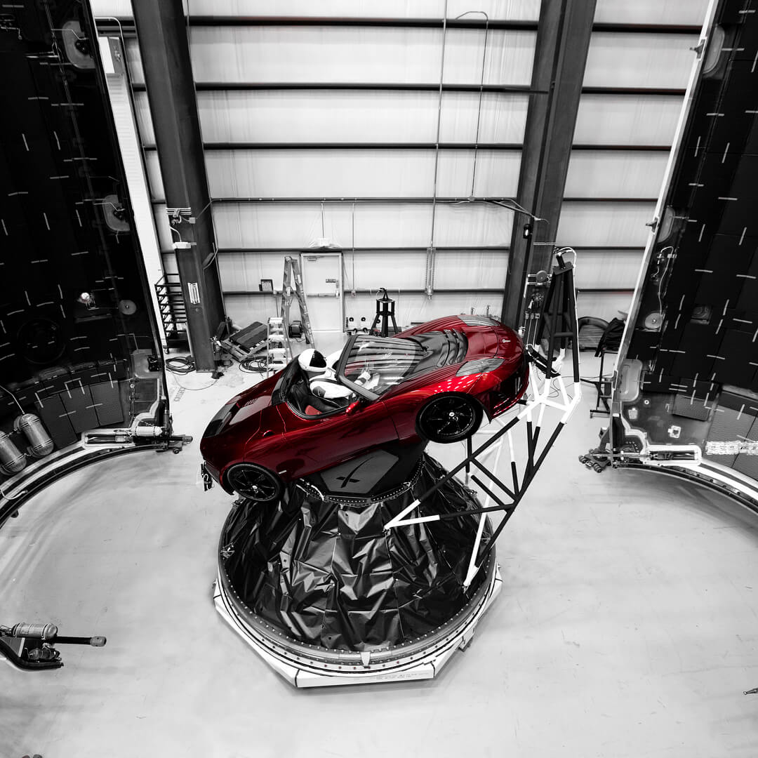 Tesla Roadster внутри ракеты Falcon Heavy