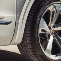 Фотография экоавто Bentley Bentayga Hybrid - фото 17