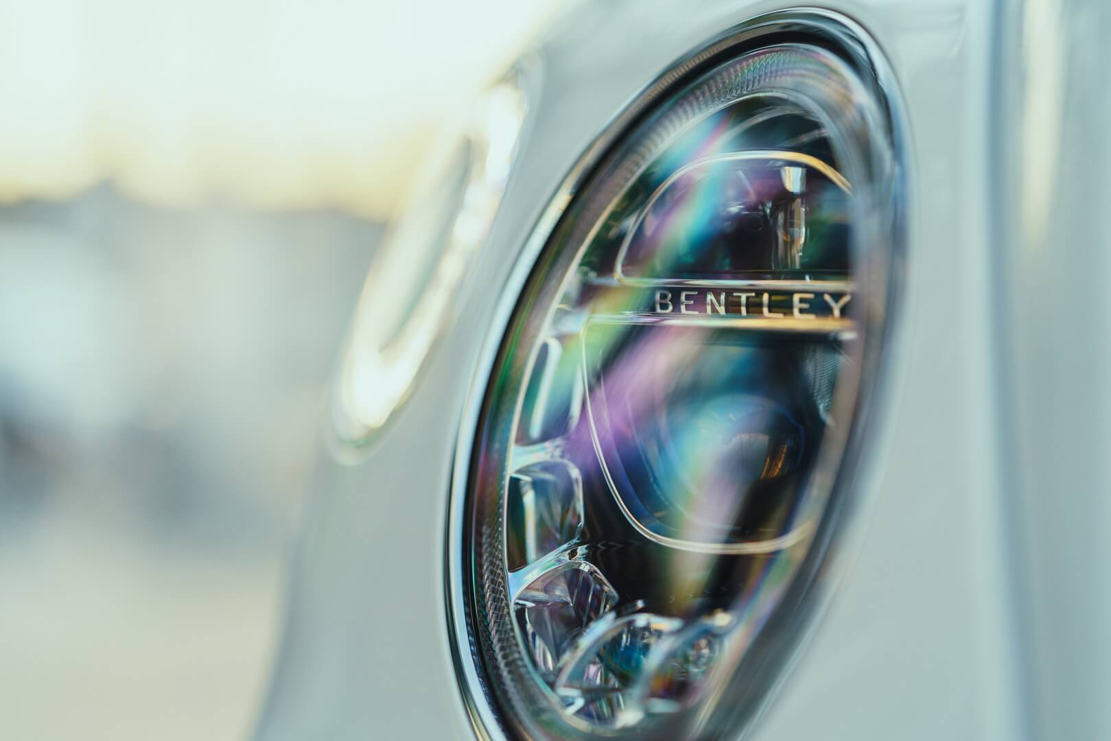 Фотография экоавто Bentley Bentayga Hybrid - фото 15