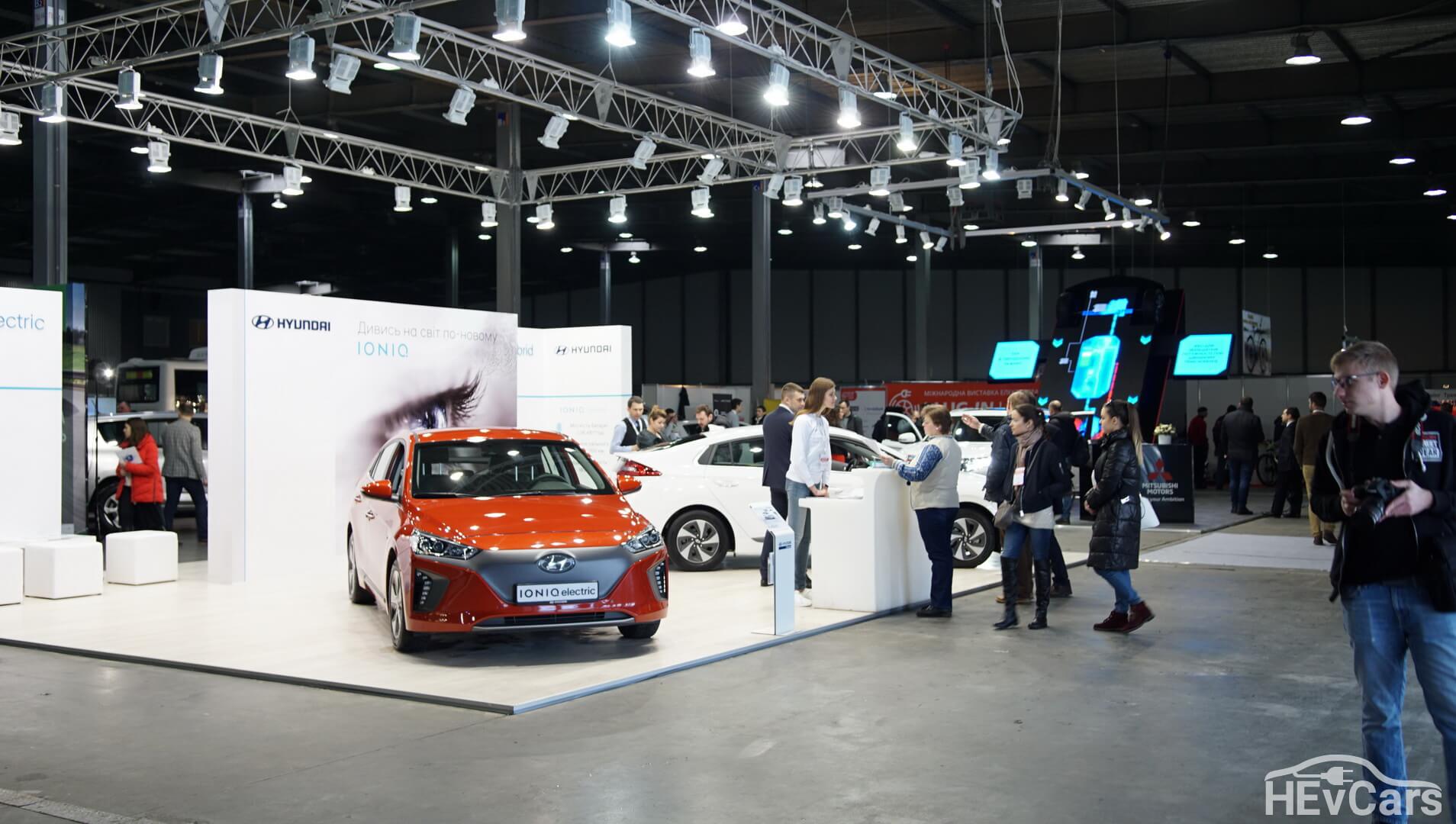 Электрокары Hyundai Ioniq Hybrid и Electric на Plug-In Ukraine 2018