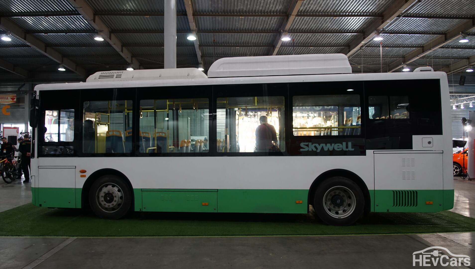 Компактная модель китайского электроавтобуса Skywell NJL6859BEV