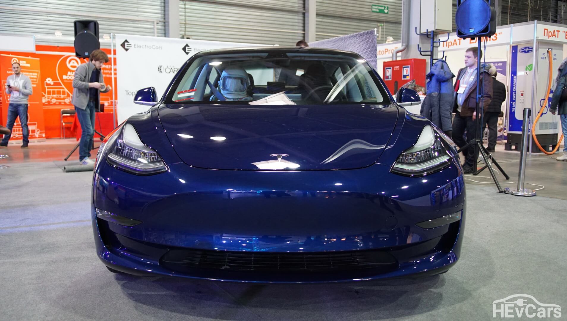 Экстерьер Tesla Model 3 — фото 3