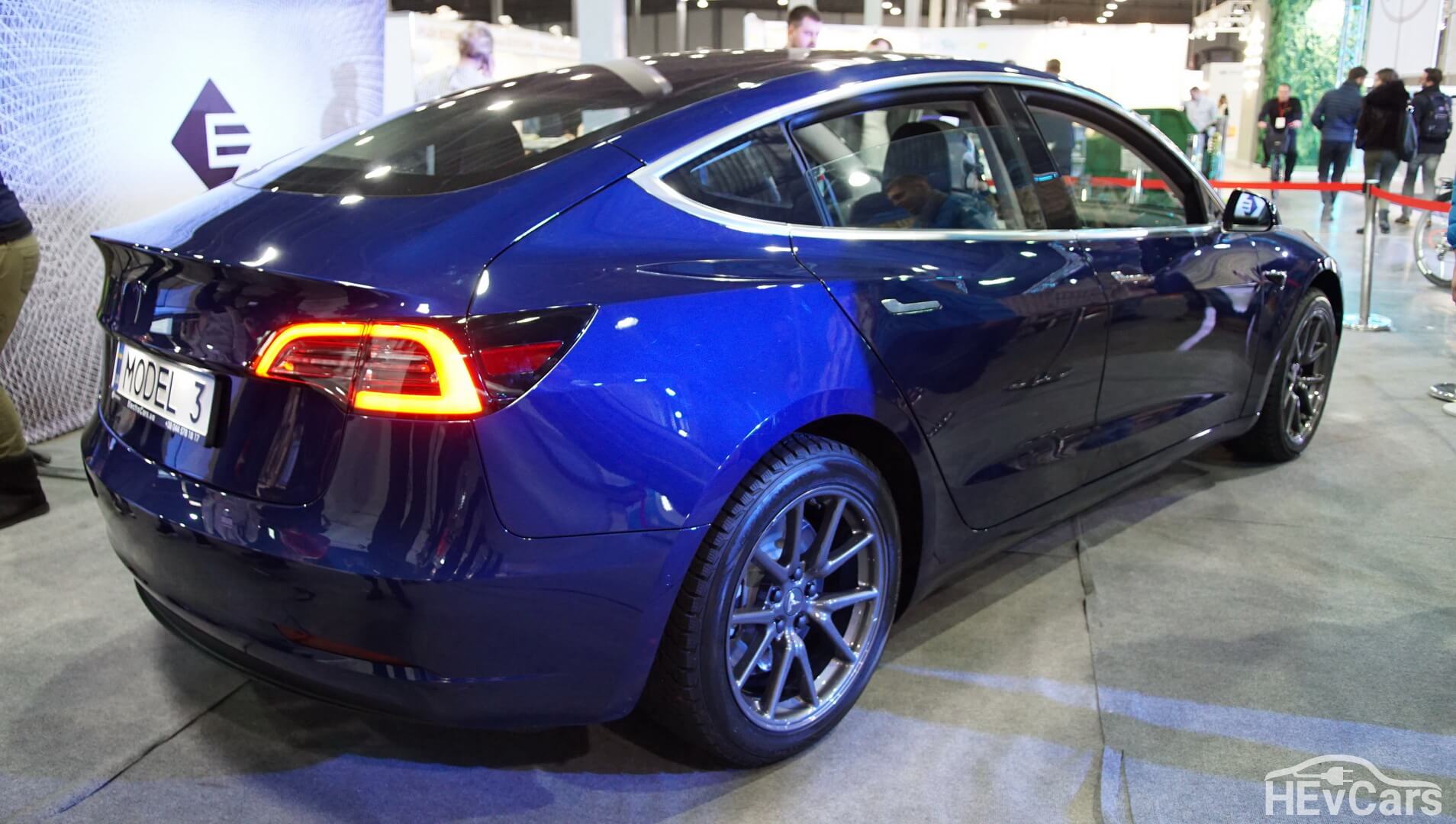 Экстерьер Tesla Model 3 — фото 5