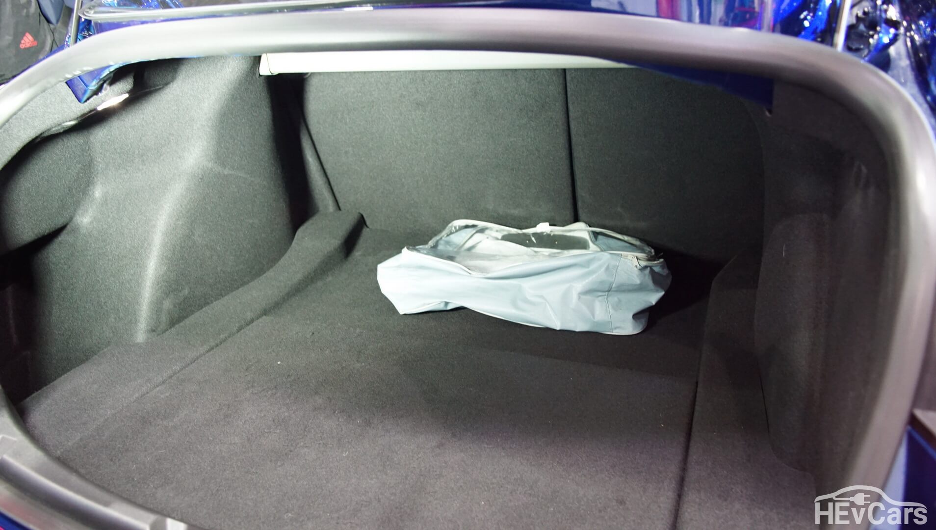 Задний багажник Tesla Model 3