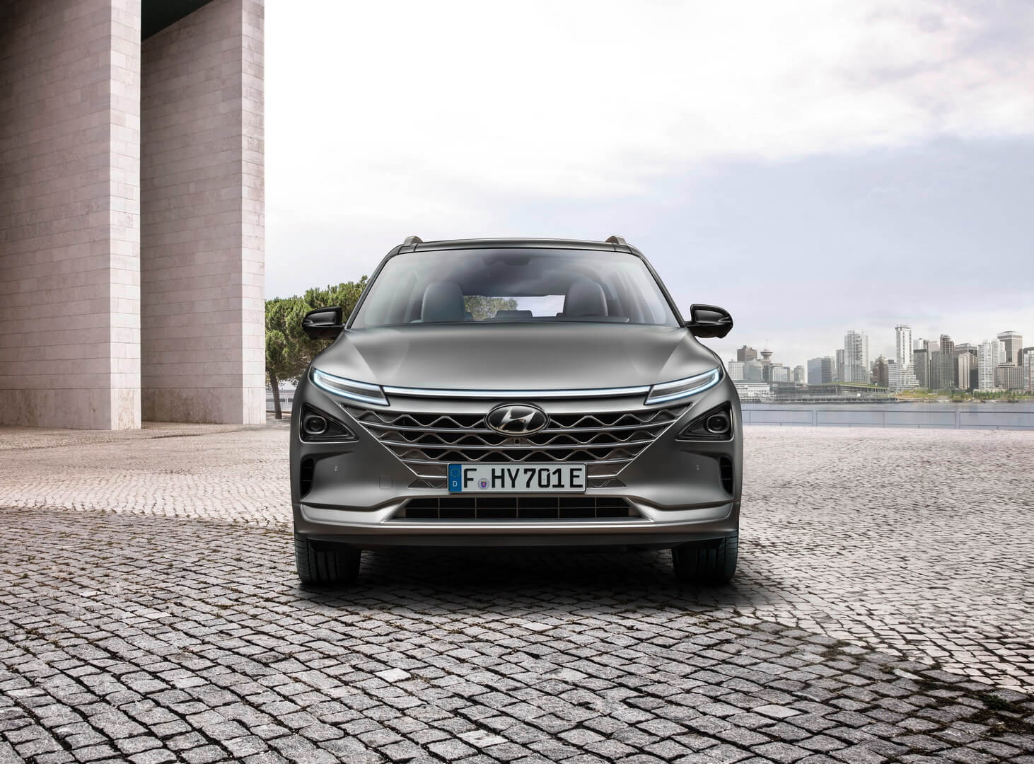 Hyundai NEXO — вид спереди