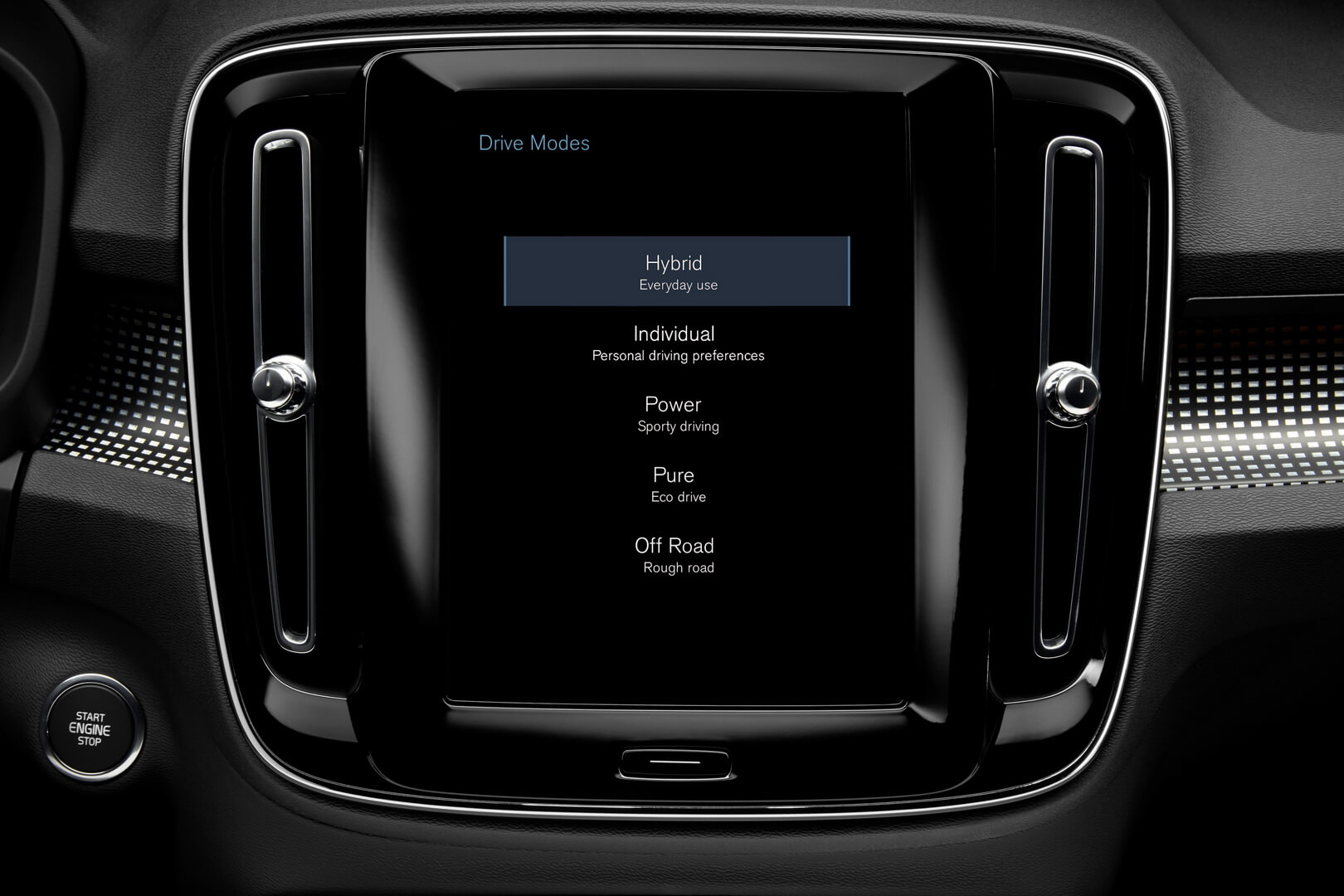 Мультимедийный экран Volvo XC40 T5 Twin Engine PHEV