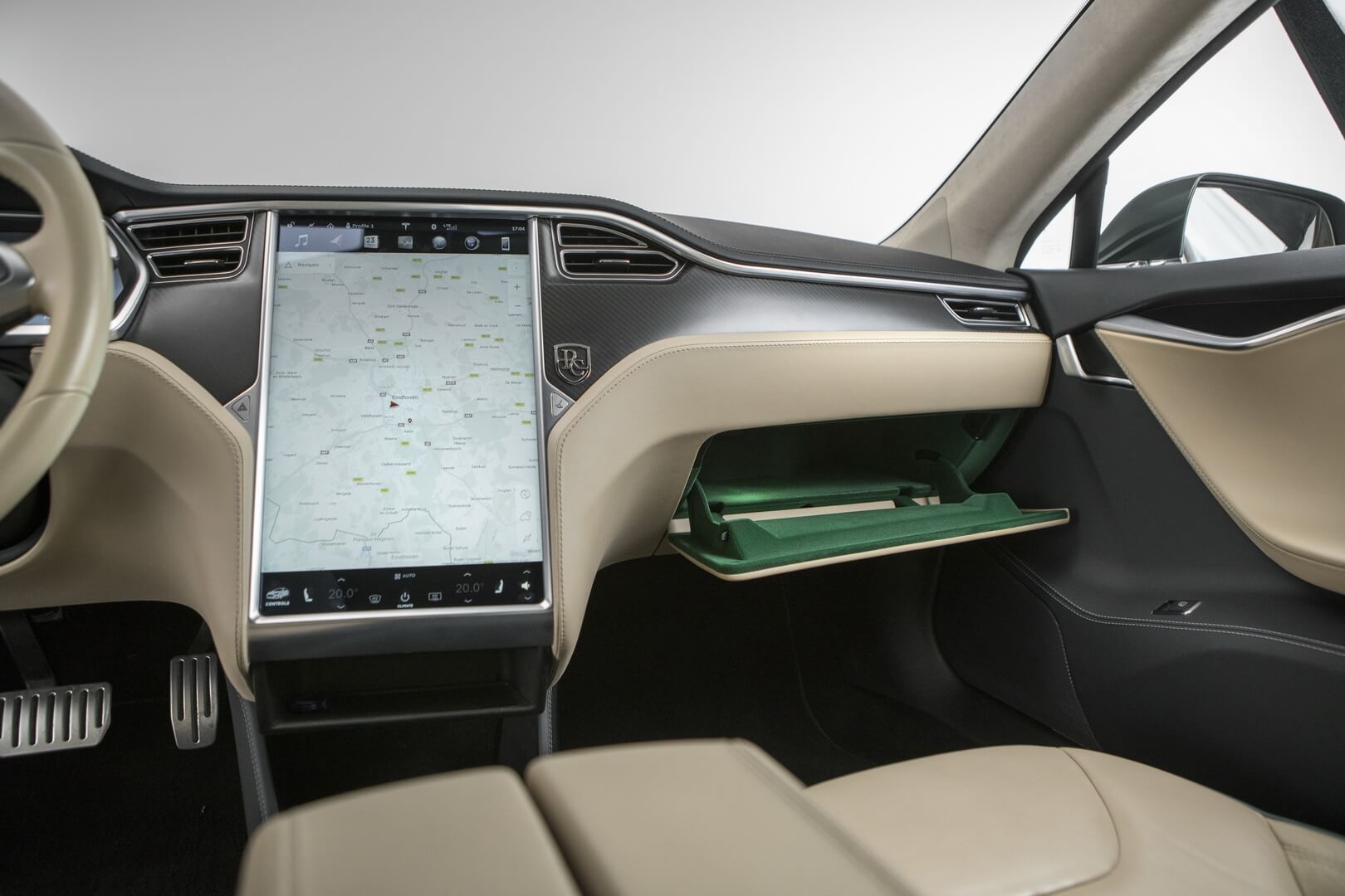 Салон универсала Tesla Model S — фото 2
