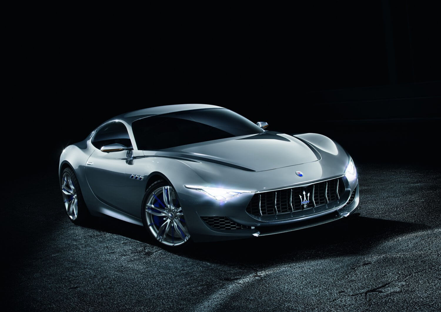 Электрокар Maserati Alfieri может быть полностью электрическим, гибридным или плагин-гибридным