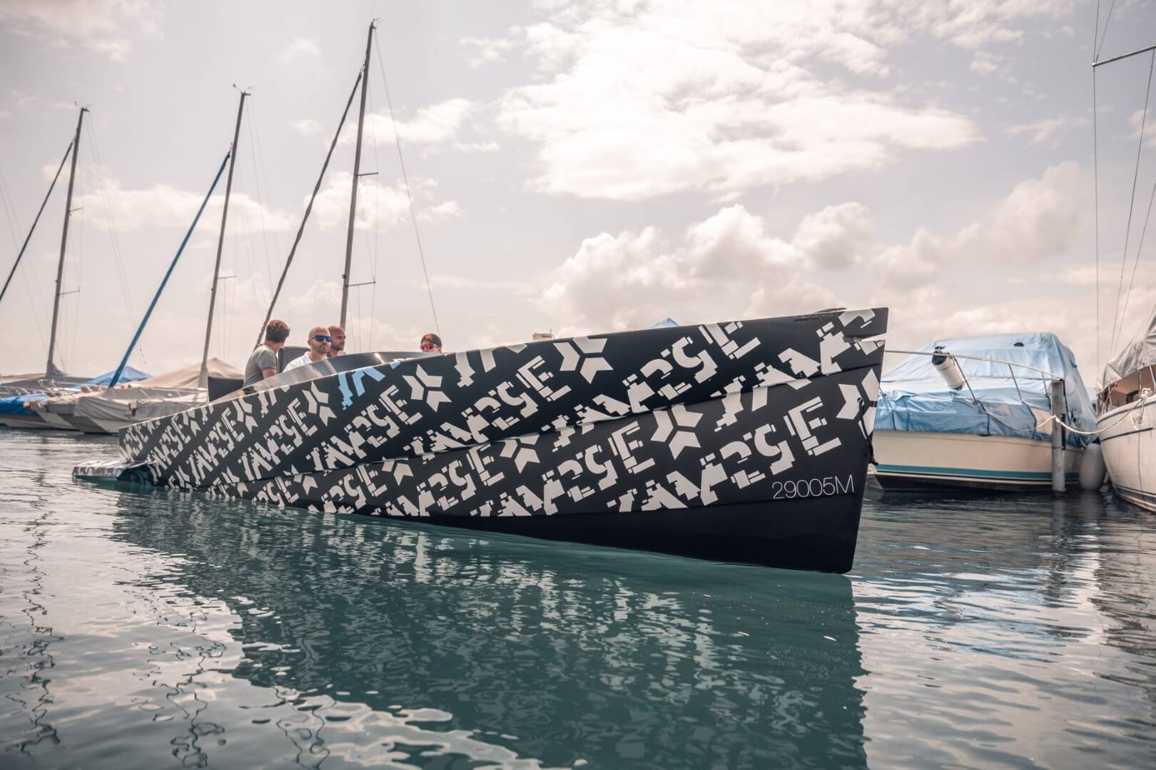 SAY29E Runabout Carbon — самая быстрая в мире электрическая лодка