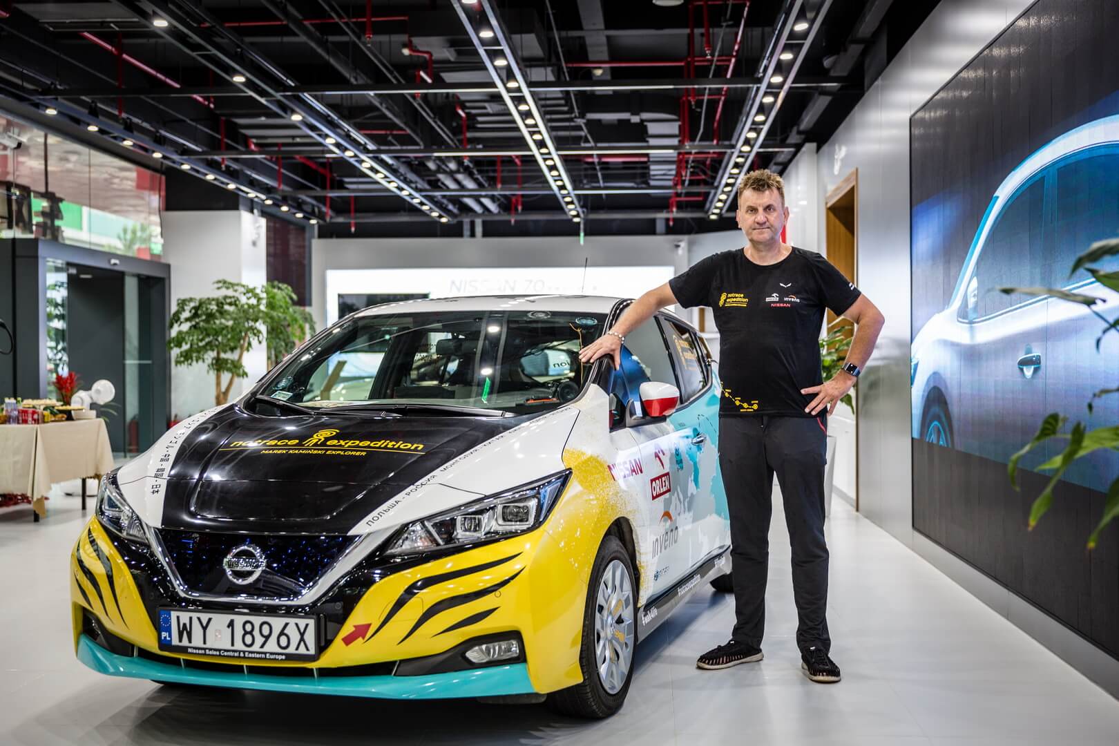 Марек Каминский с Nissan Leaf 2018