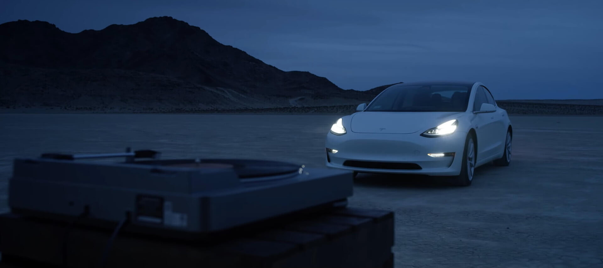 Tesla Model 3 из рекламного ролика